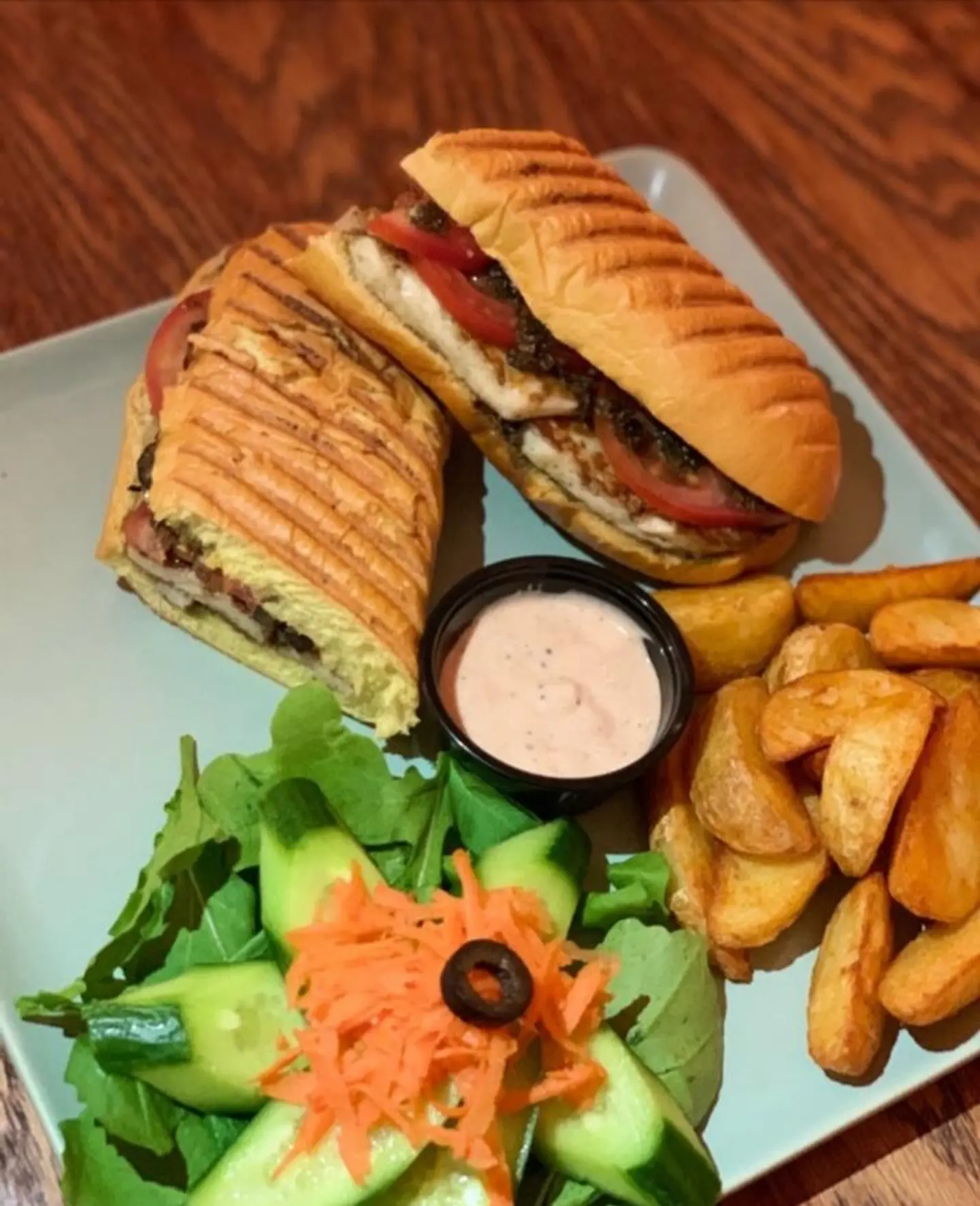 حلومى ساندويش