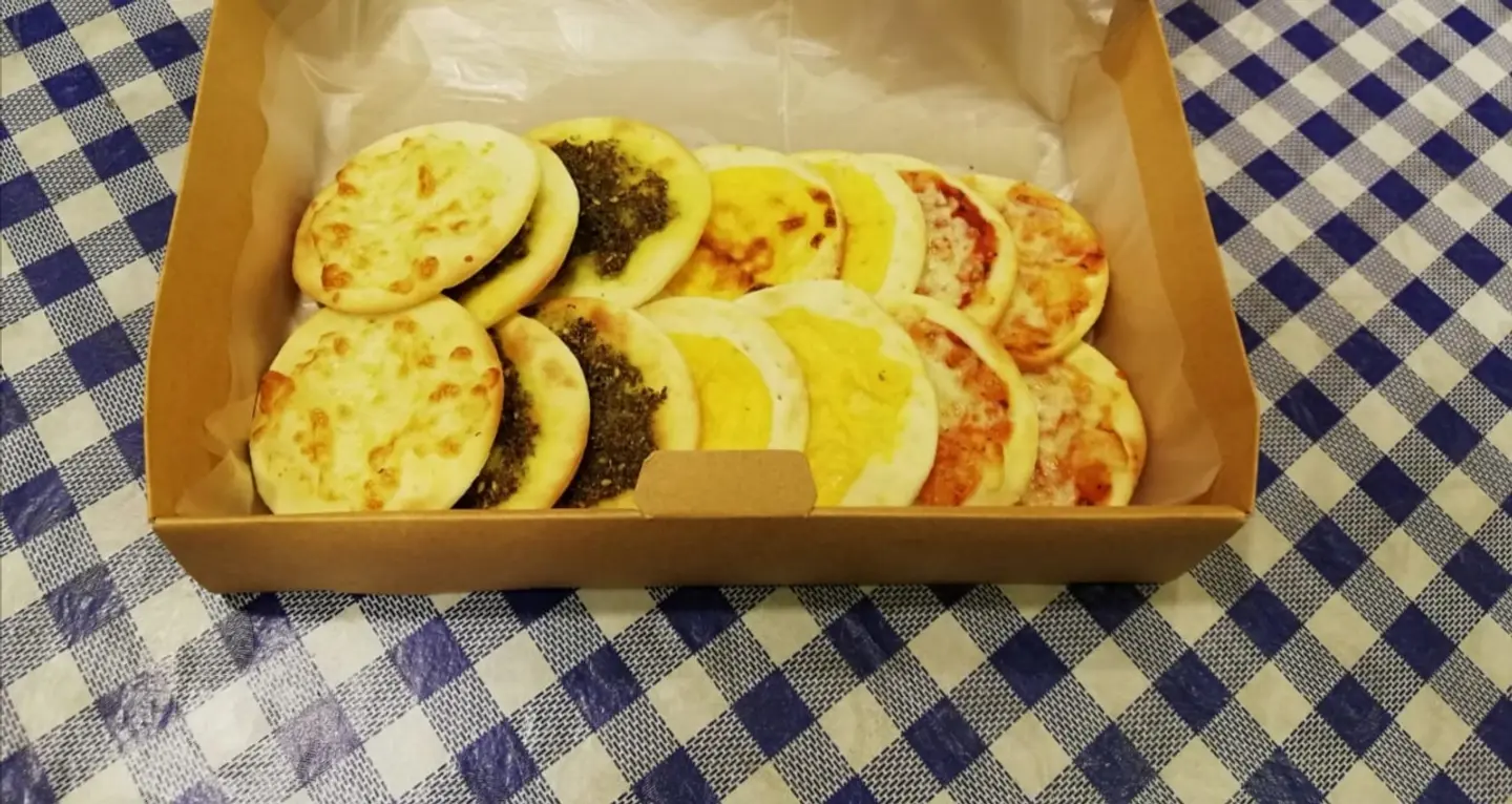علبة معجنات