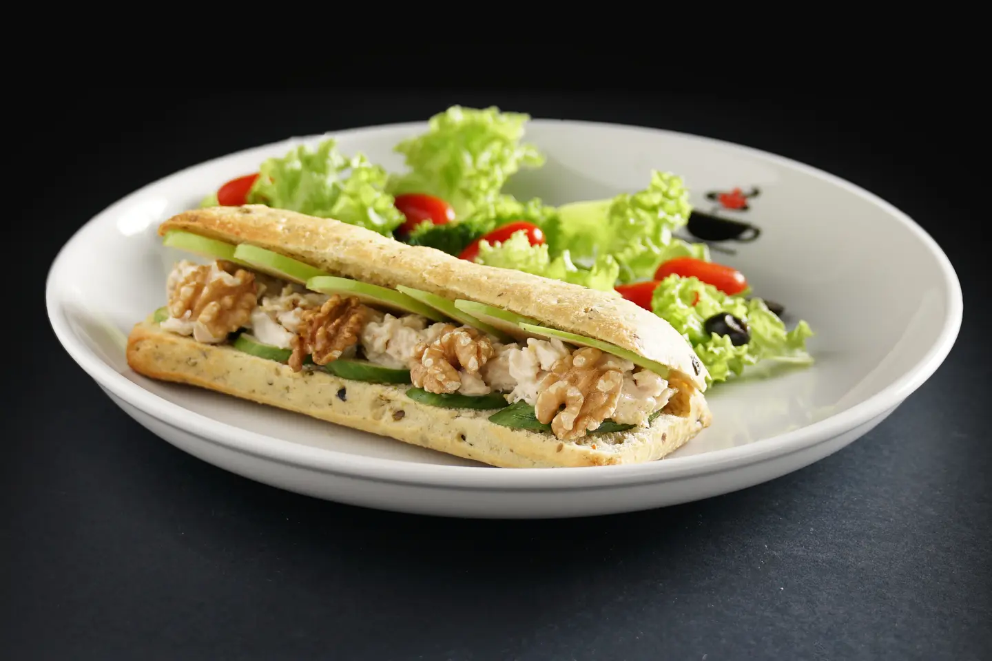 ساندوتش دجاج والدروف