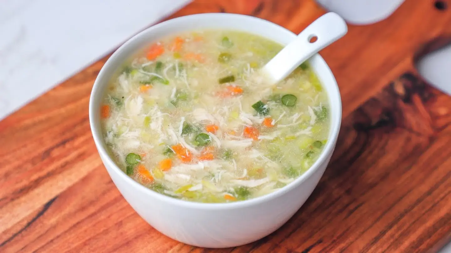 شوربة الدجاج الصافي