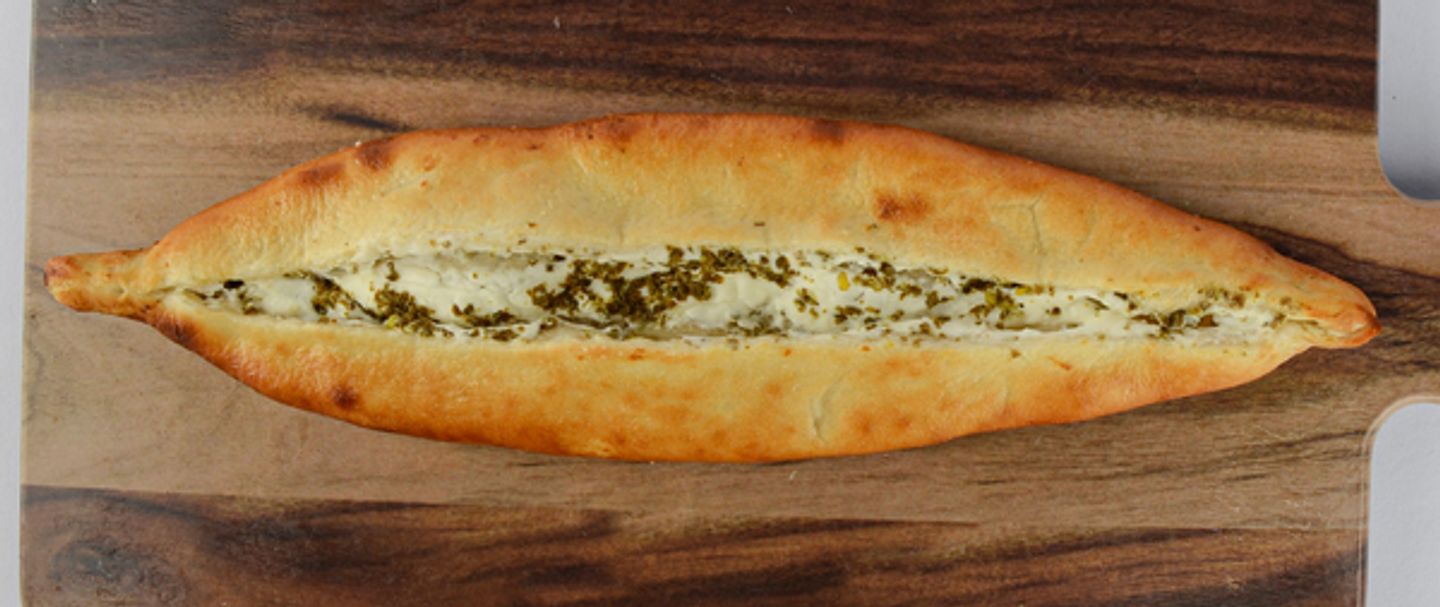 فطيرة لبنه بالزعتر