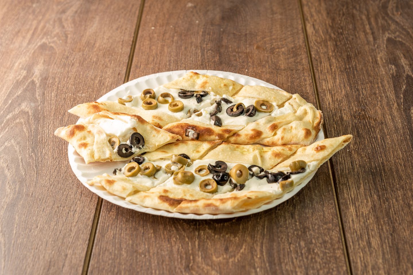 فطيرة لبنة و زيتون