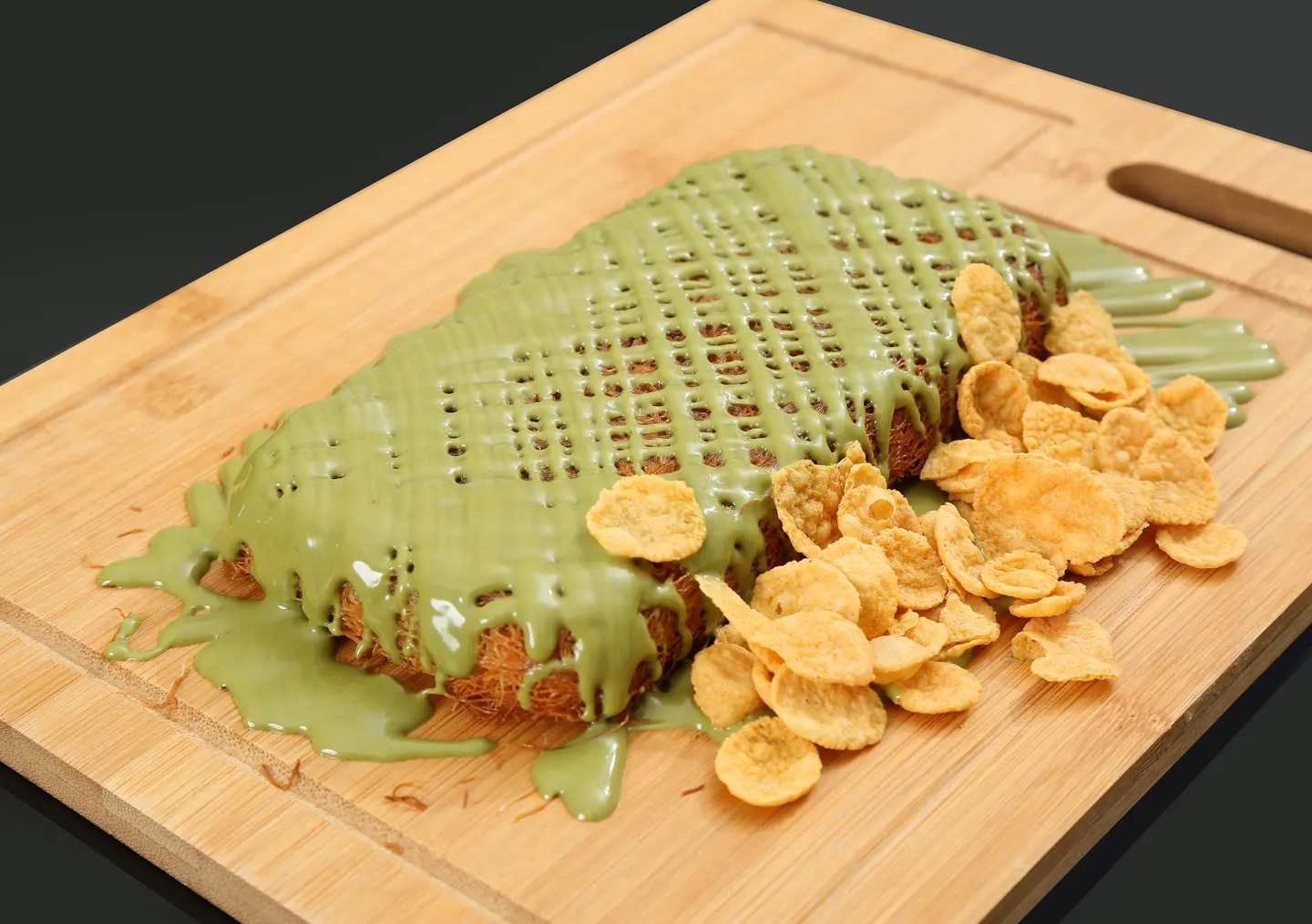 Small Stuffed With Cream And Pistachio