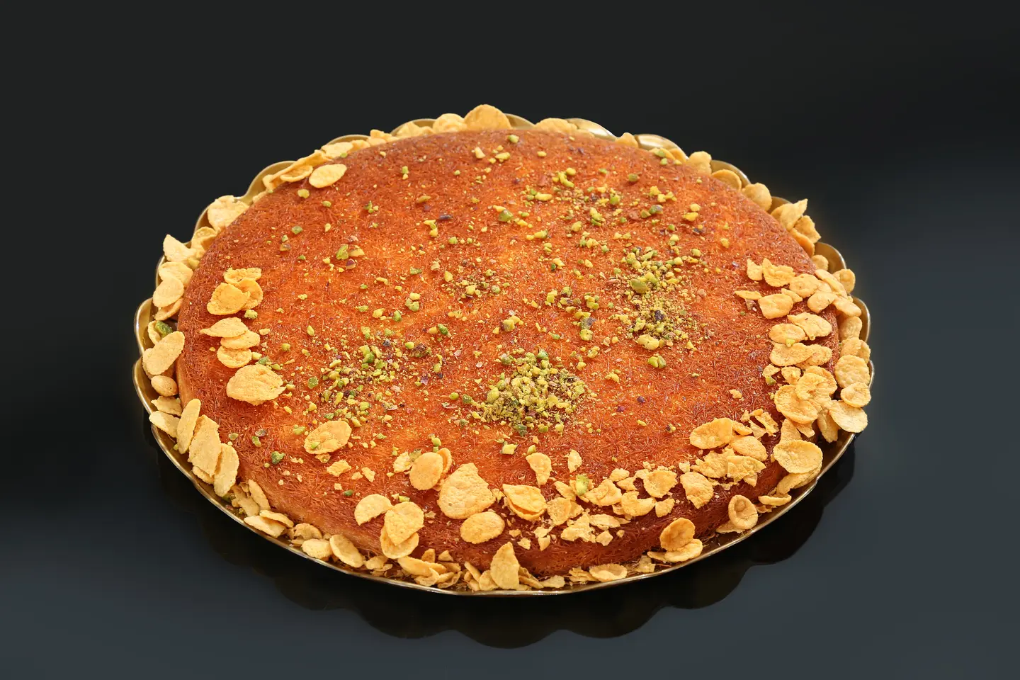 Medium Circular Stuffed With Cream And Coconut