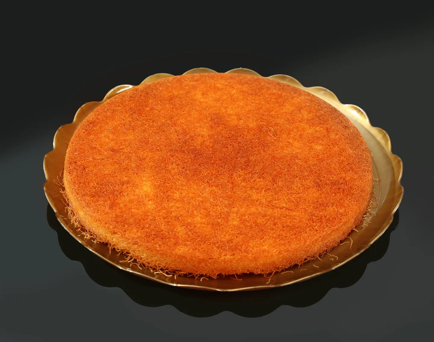 Medium Circular Stuffed With Cream And Rocher