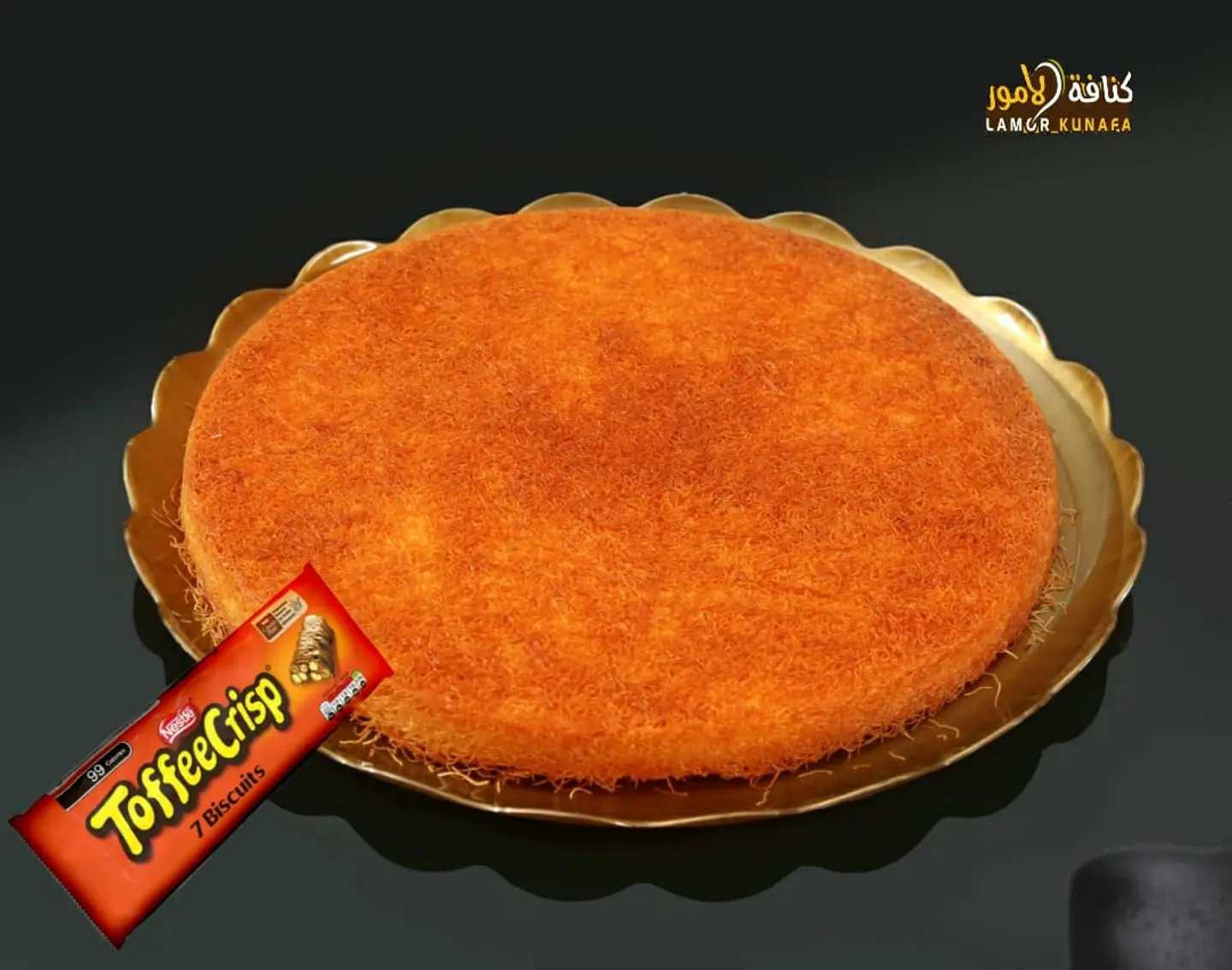 Large Circular Stuffed With Cream And Toffee Crisp