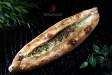 فطيرة جبن سائل بالزعتر