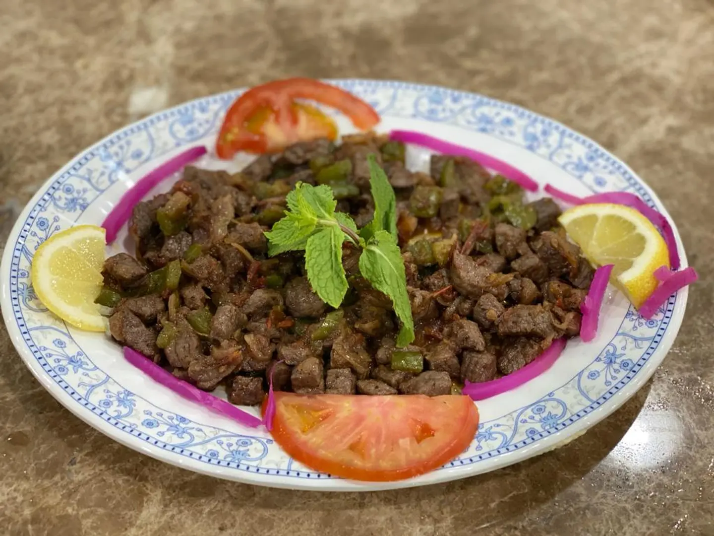 لحم بالطماطم