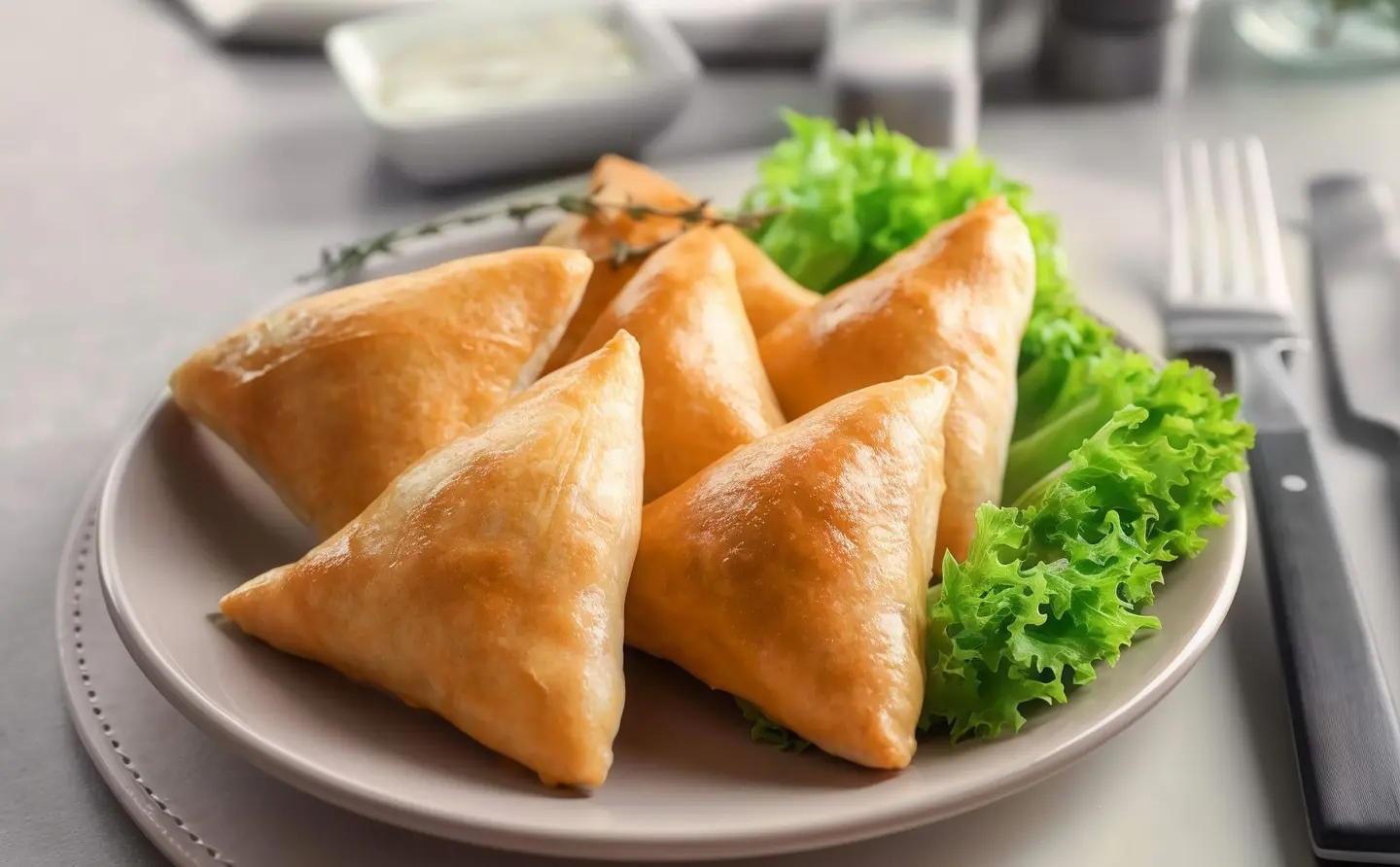 سمبوسة بالجبن