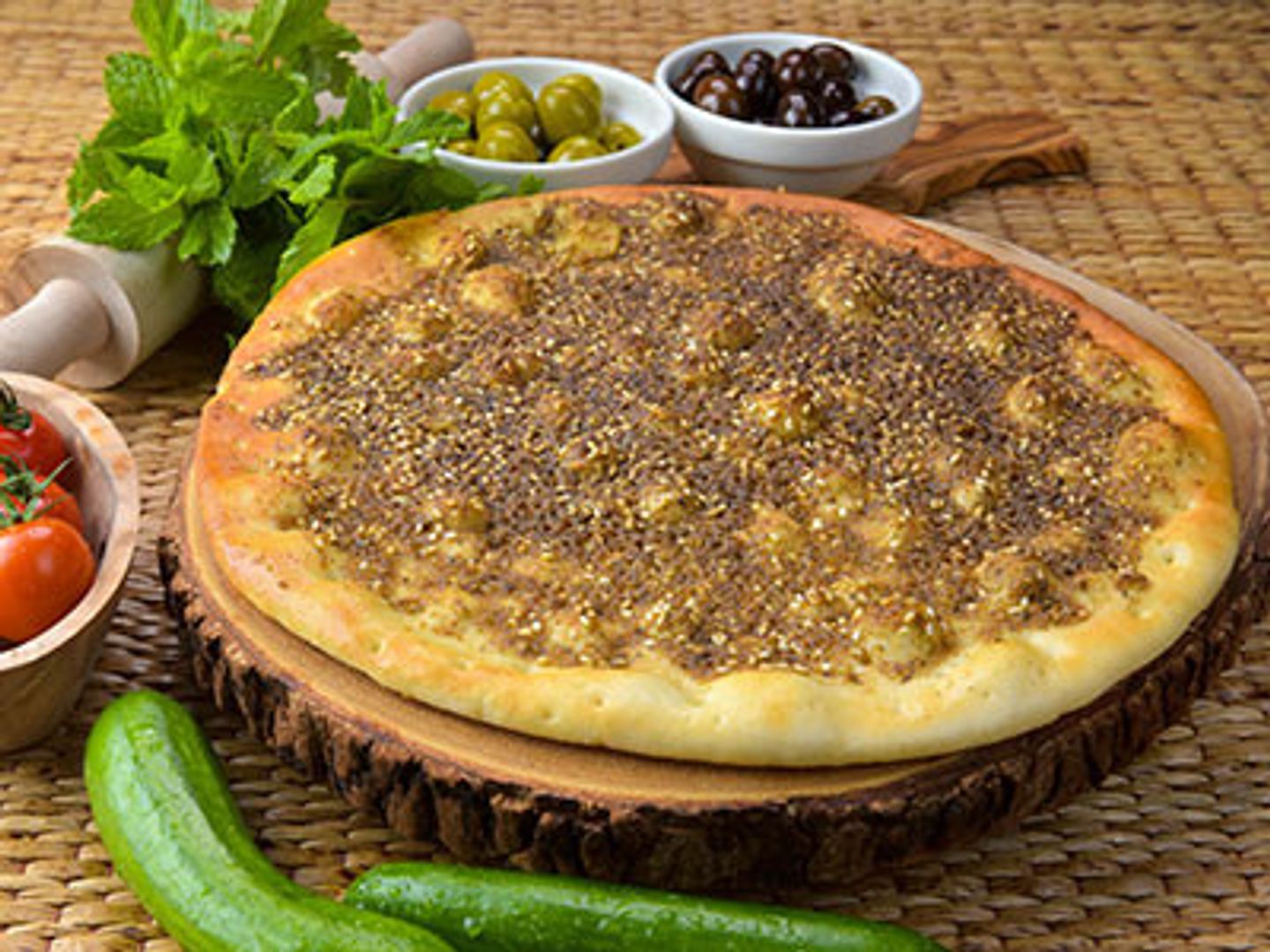 منقوشة لبنة بالزعتر