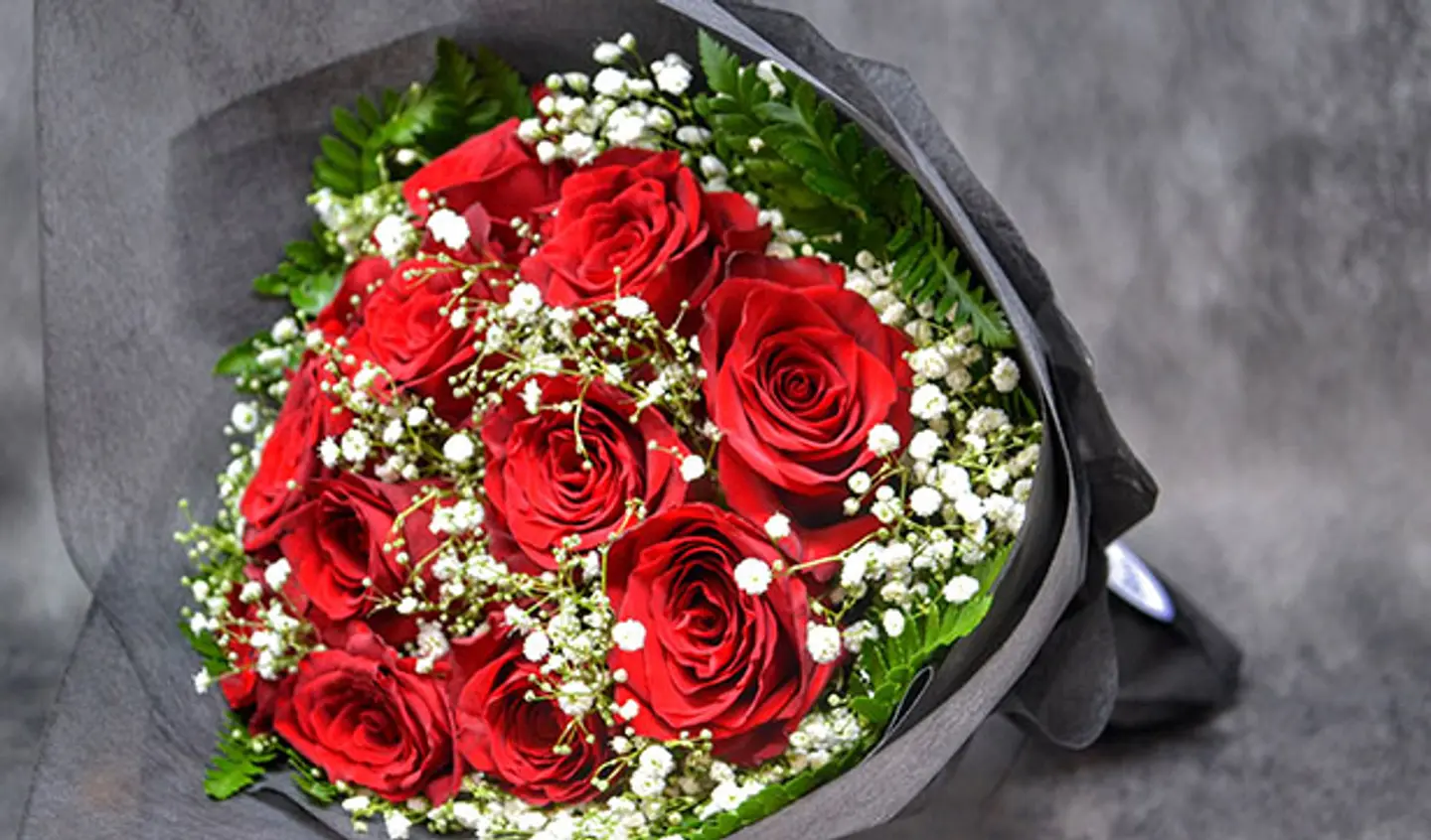 Classic Red Roses Bouquet