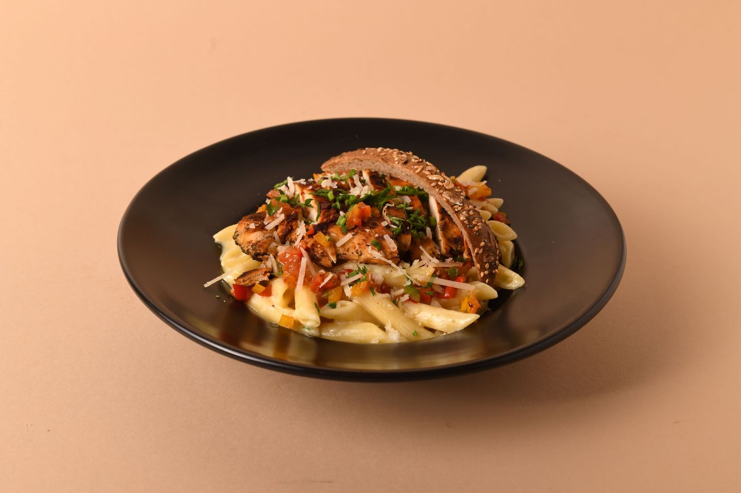 Alfredo Penne Pasta With Chicken Strips