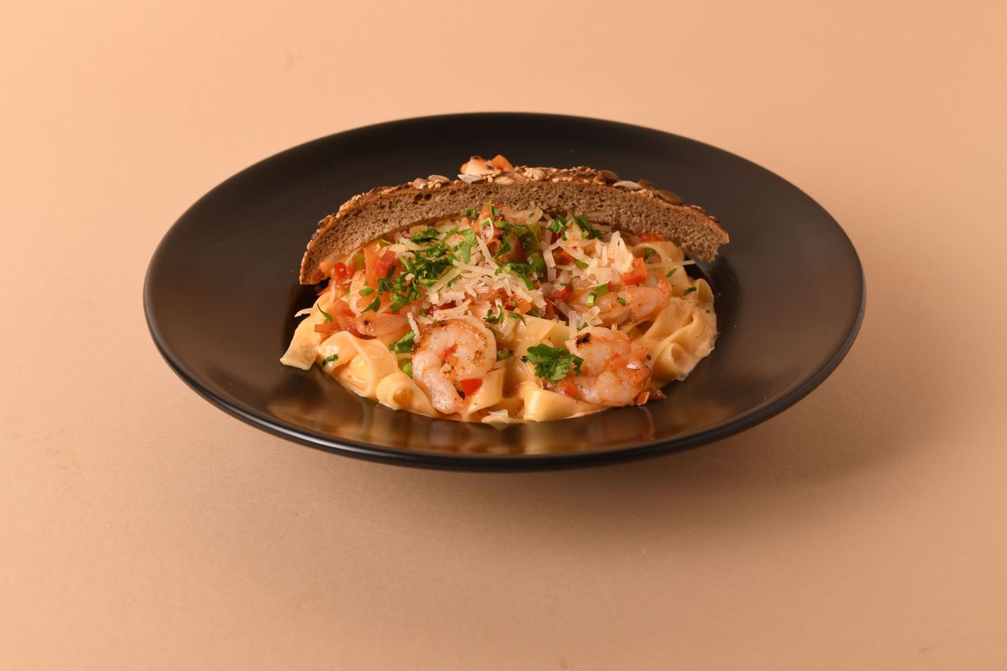 Shrimp Fettuccine Pasta With Pink Sauce
