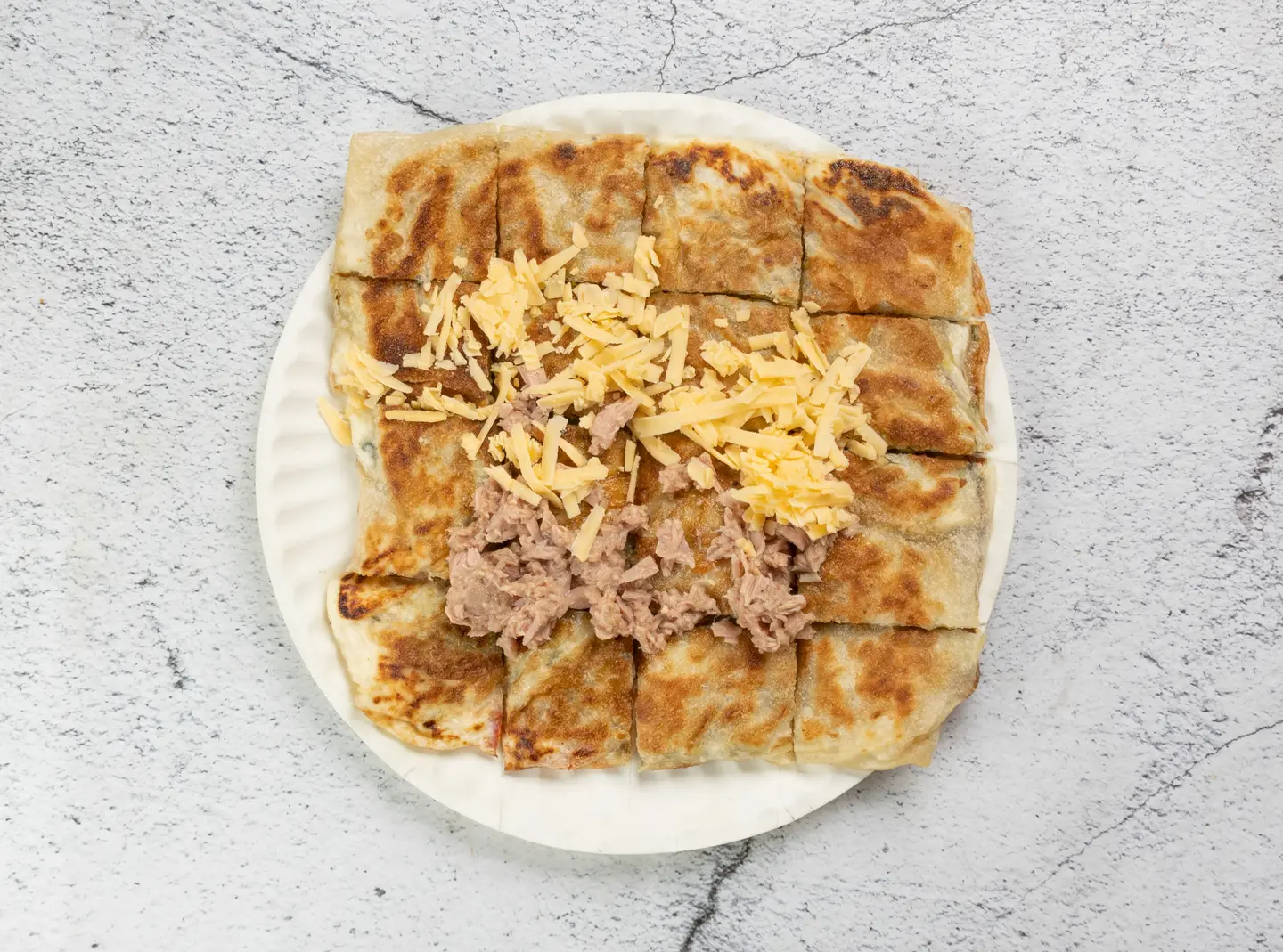 مطبق تونه مع جبن شيدر