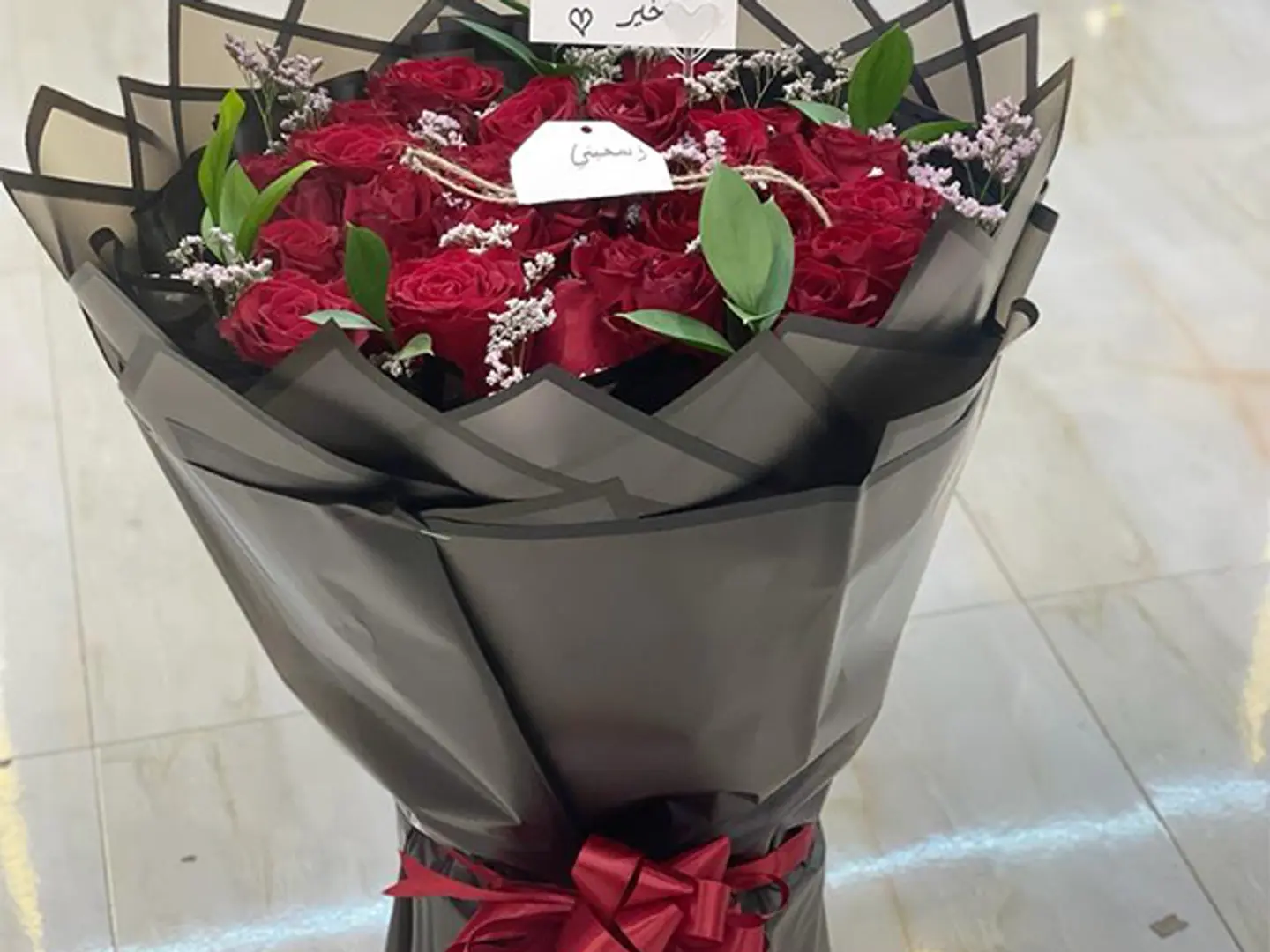 بوكيه ورد عيد ميلاد مع هديه عطر