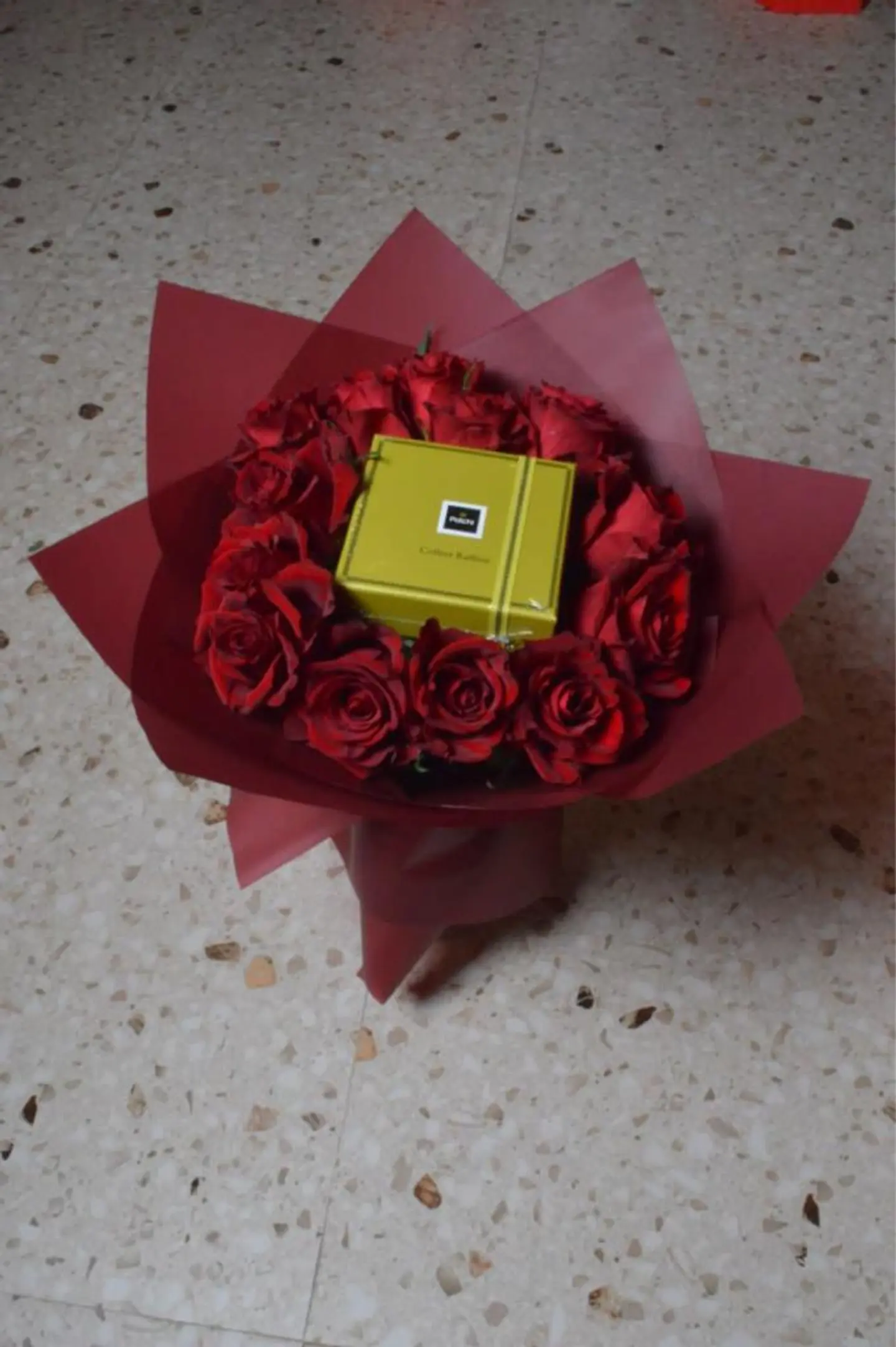 بوكيه احمر مع باتشي حجم صغير