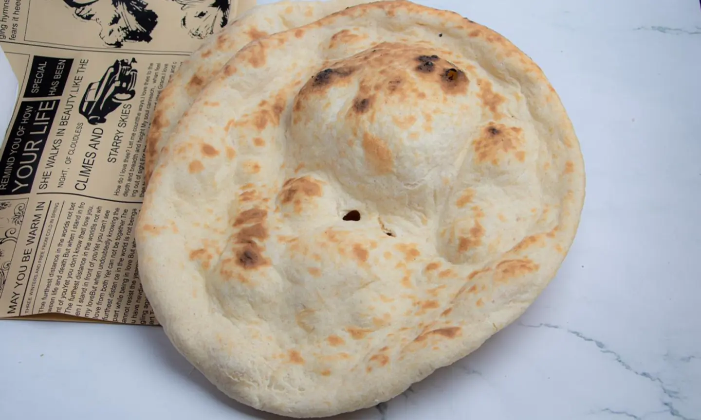 خبز عادي ابيض