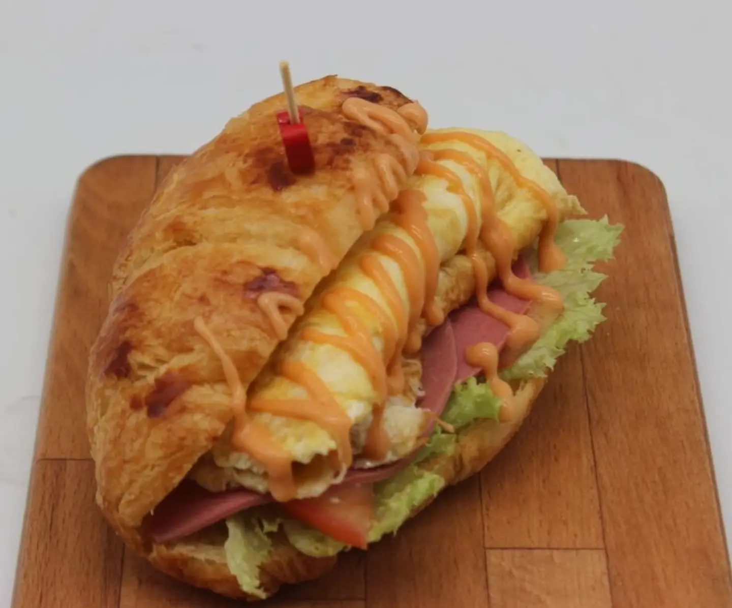 Croissant Omelette