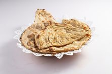 خبز بالجبنة