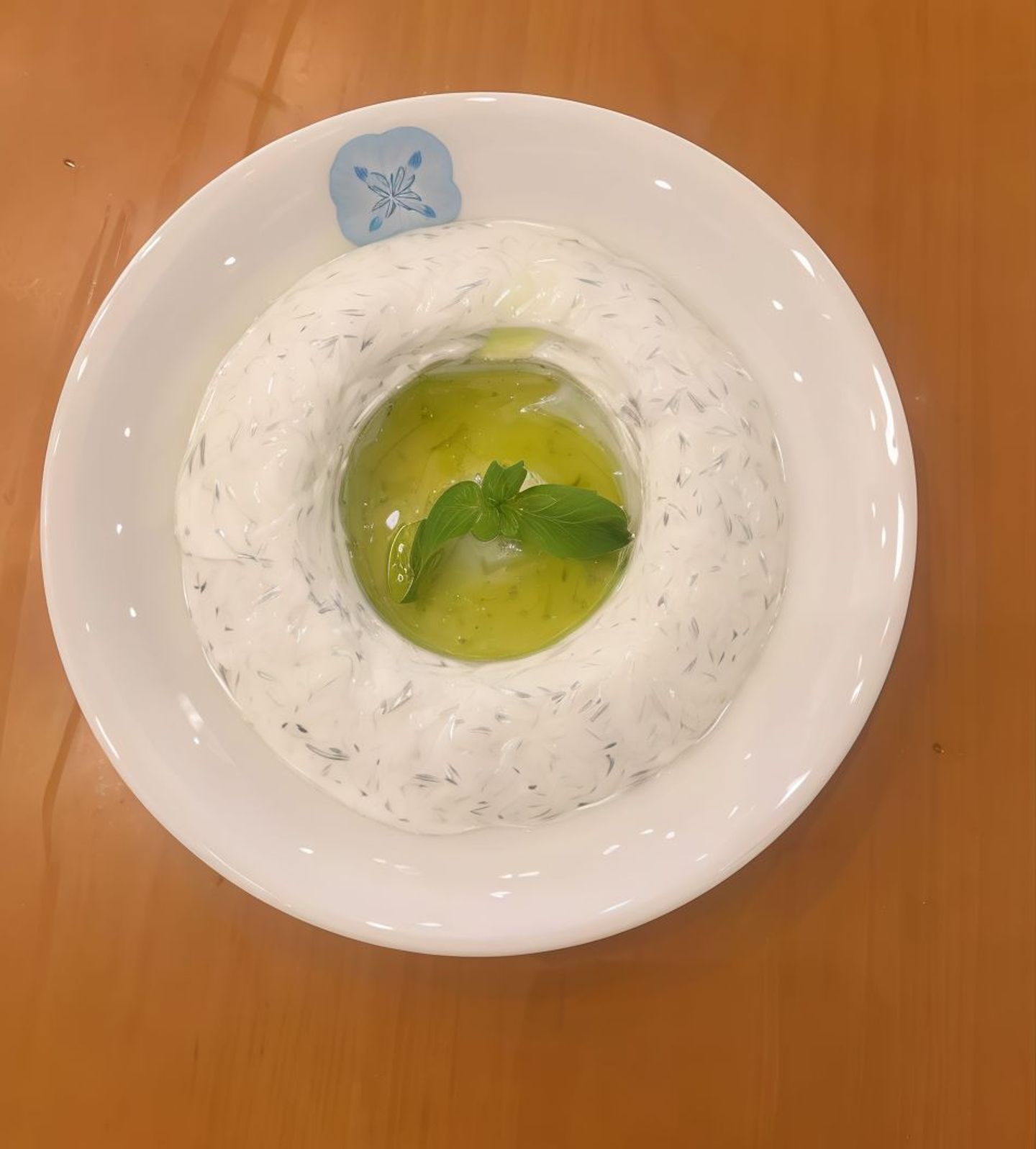 لبنه بالثوم