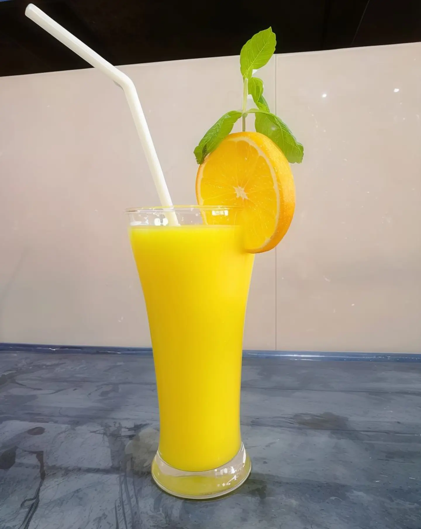 عصير مانجو طازج