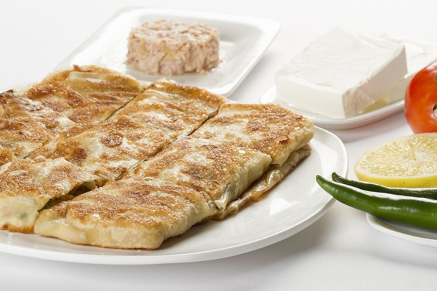 مطبق تونه مع جبنة بيضاء