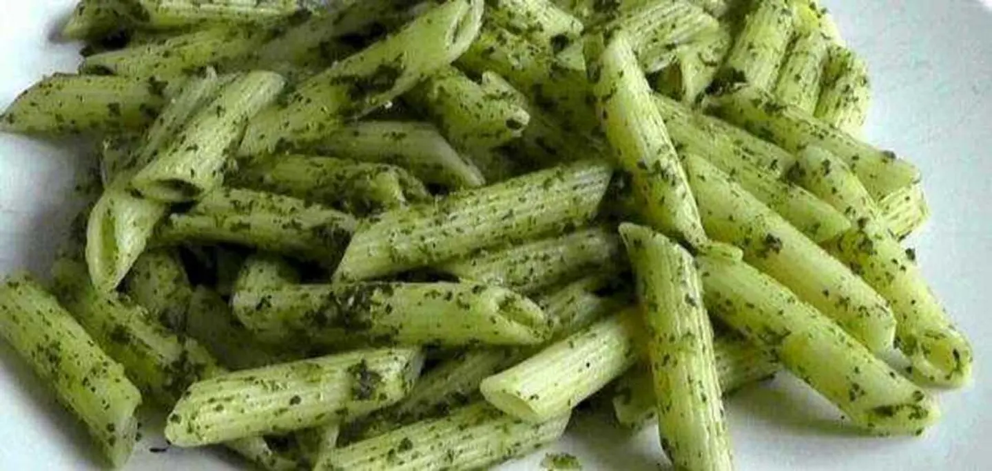بيستو دجاج وسط