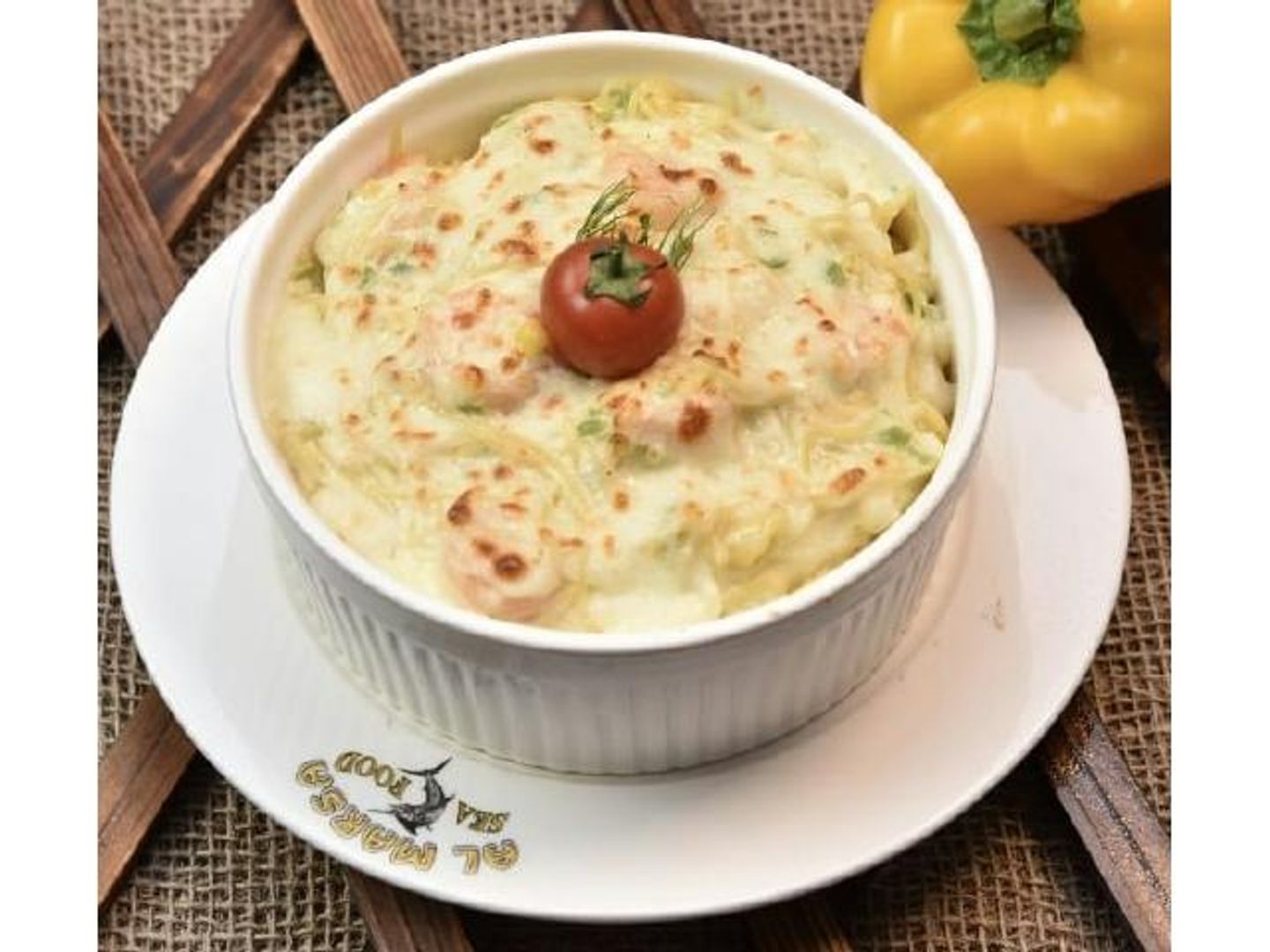 مكرونة بالجمبري بالصوص الأبيض