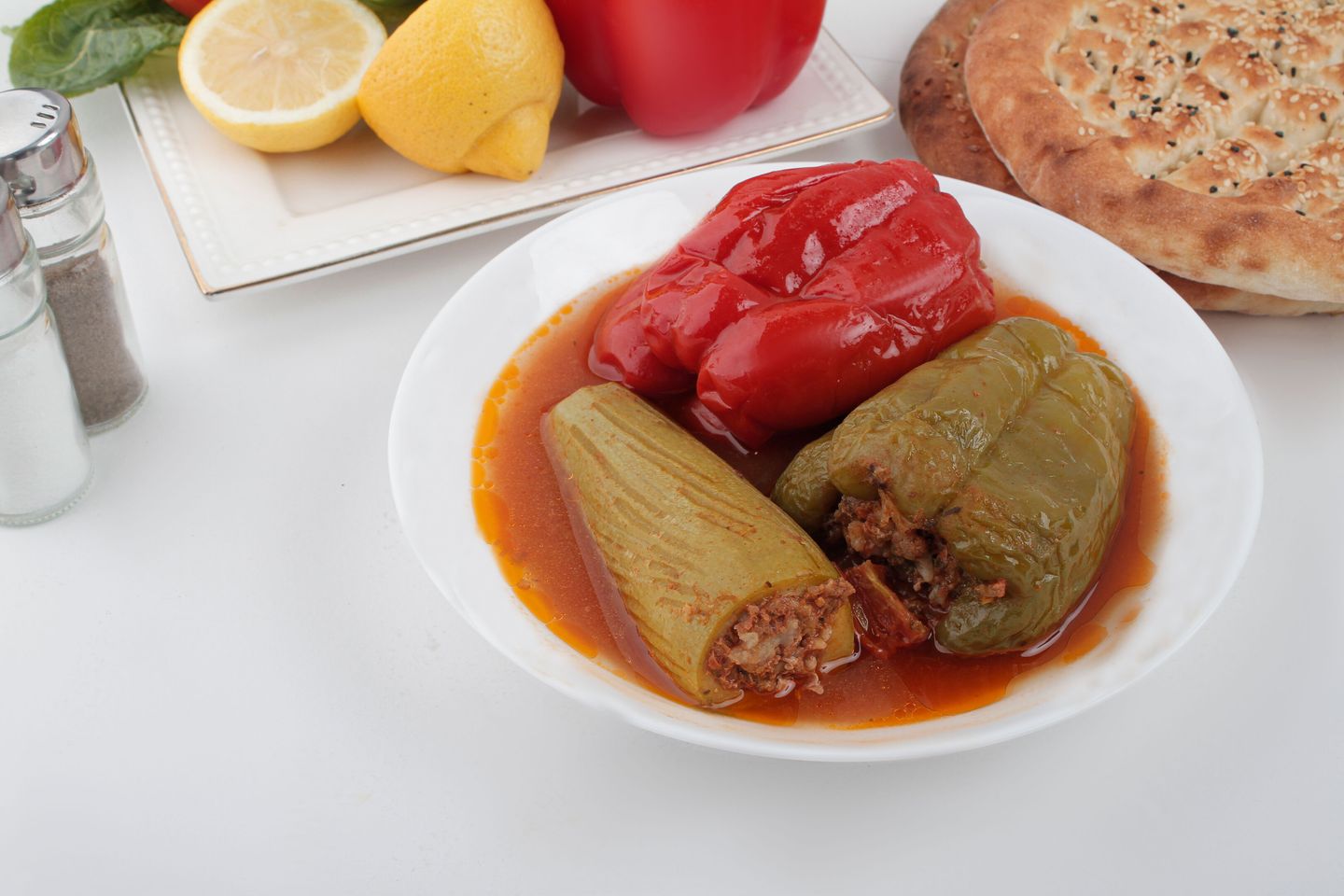 صحن مشكل وسط  - وسط