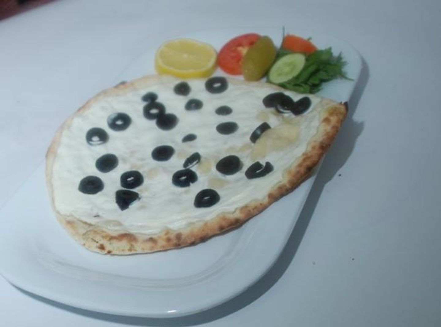 لبنة بالزيتون