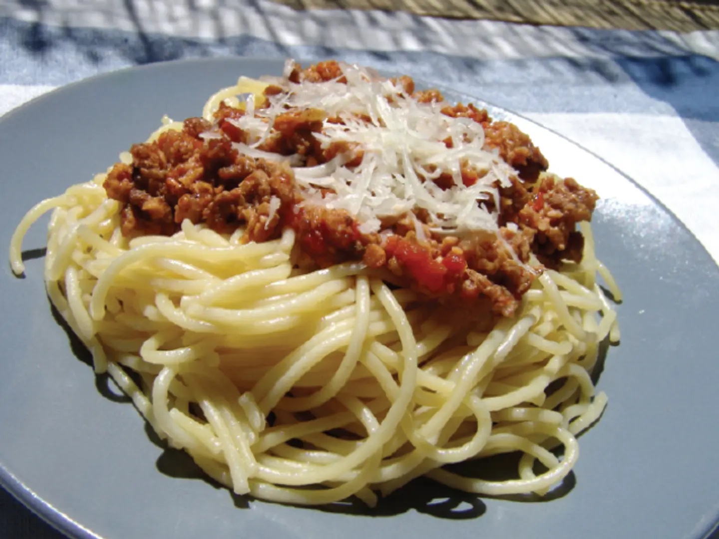 Spaghetti With Meat And Parmesan Cheese