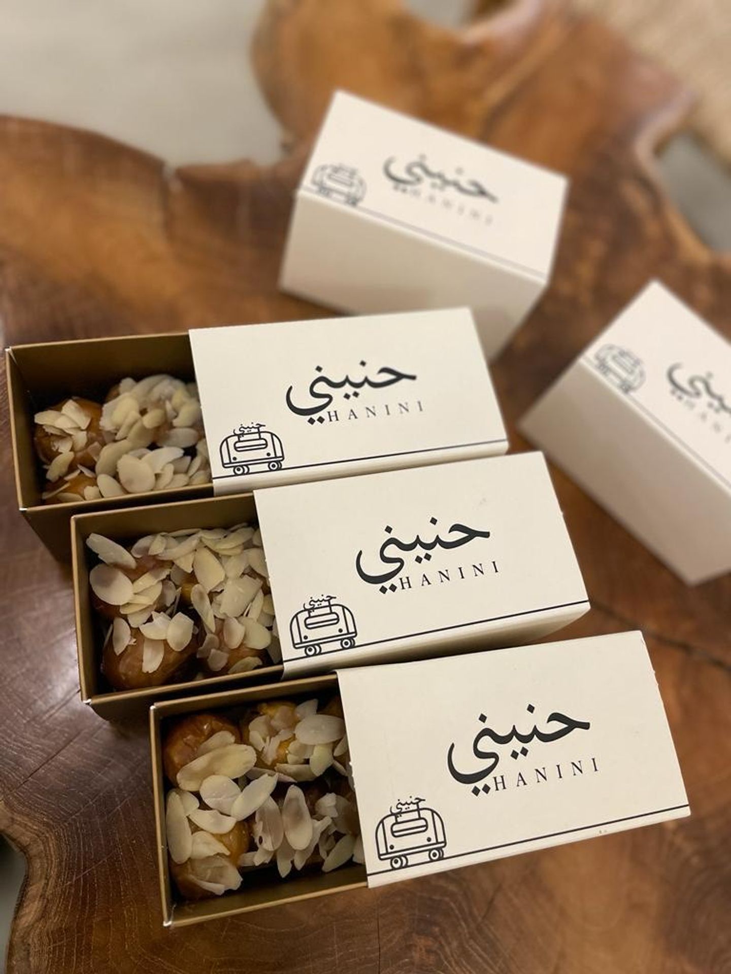 تمر محشي بسكوت وكارميل
