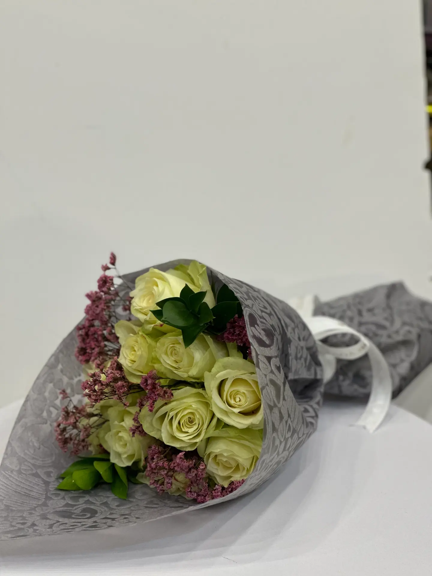 Gray "T" Bouquet W10