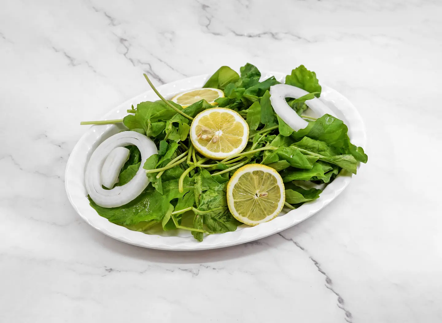 Rocca Salad With Onions