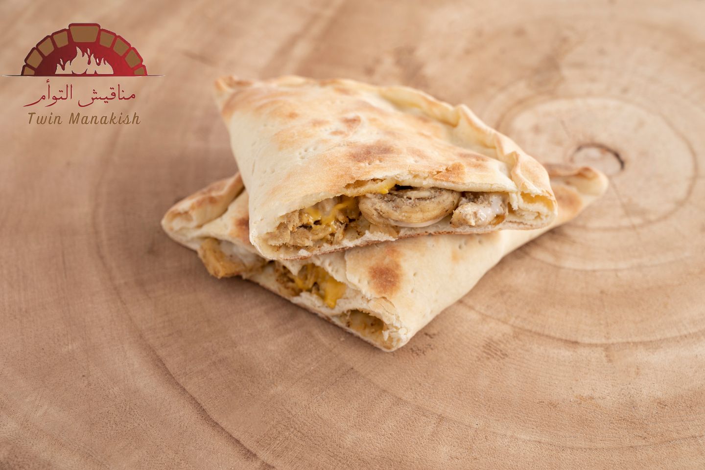 فطيرة دجاج مدخن وجبن قشقوان