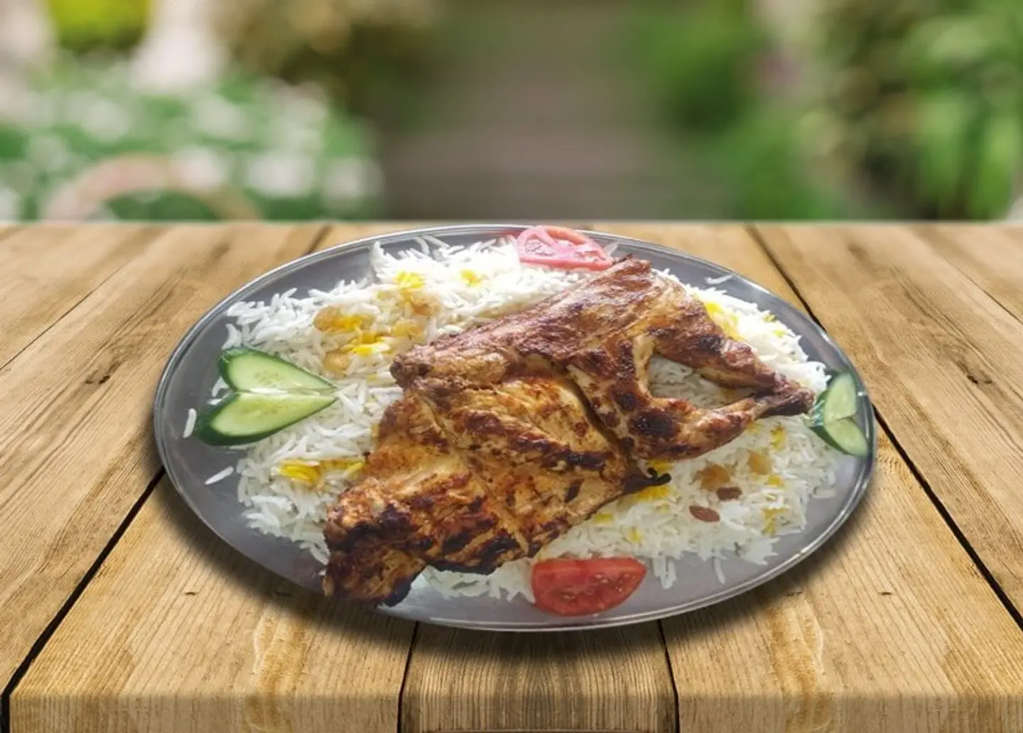 نصف دجاج على الفحم مع الرز