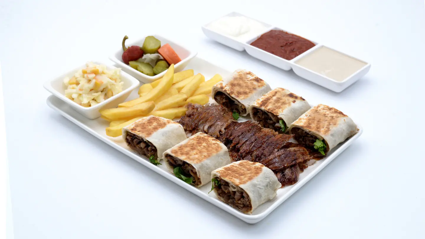 عربي شاورما لحم شرائح