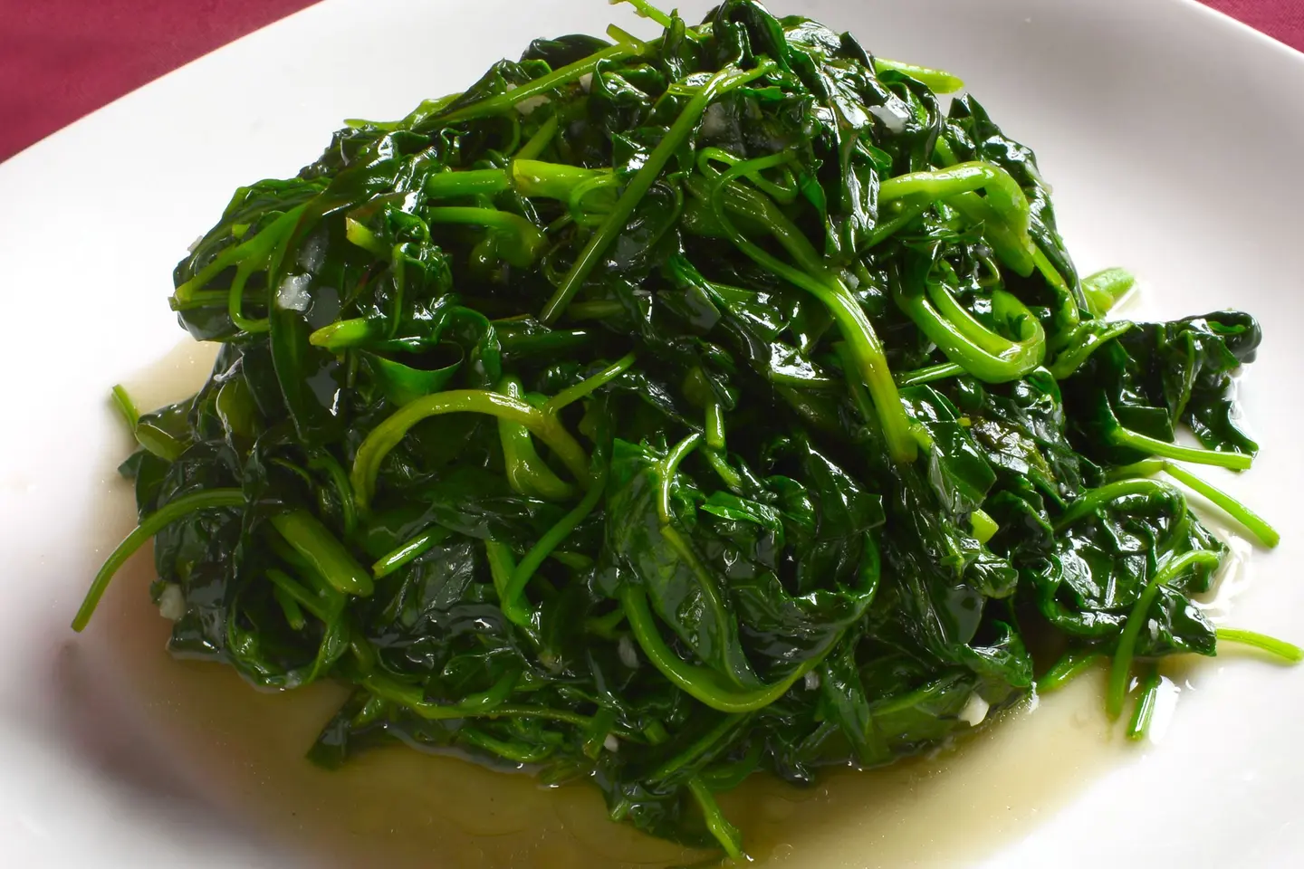 Kang Kung With Garlic