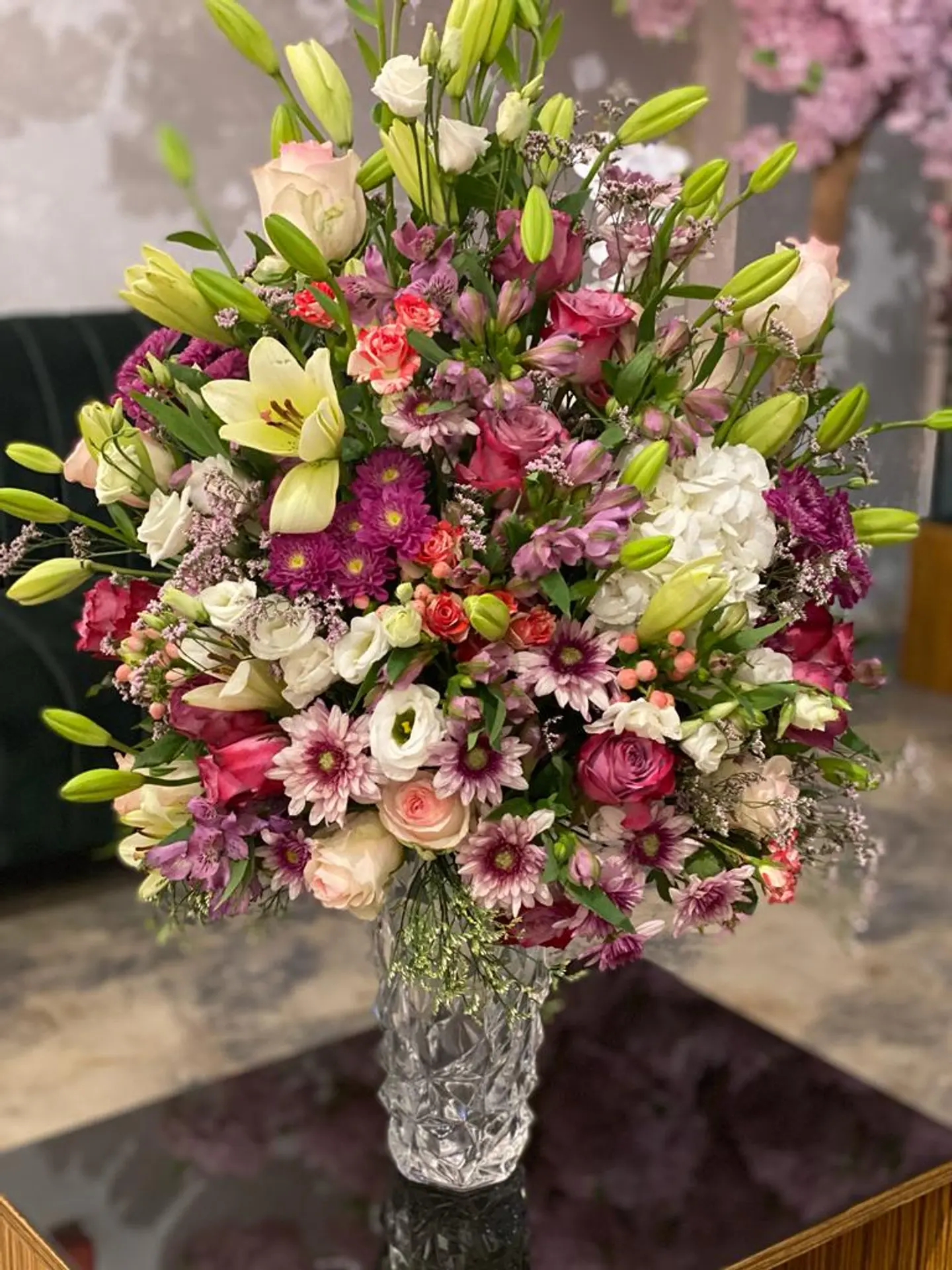 فازة ورد طبيعي V8
