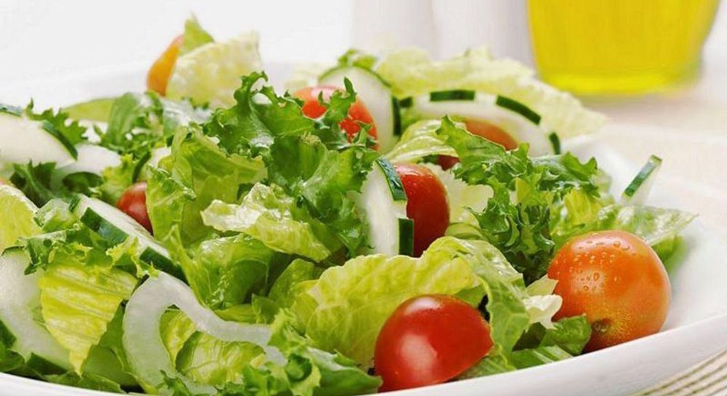 سلطة خضراء