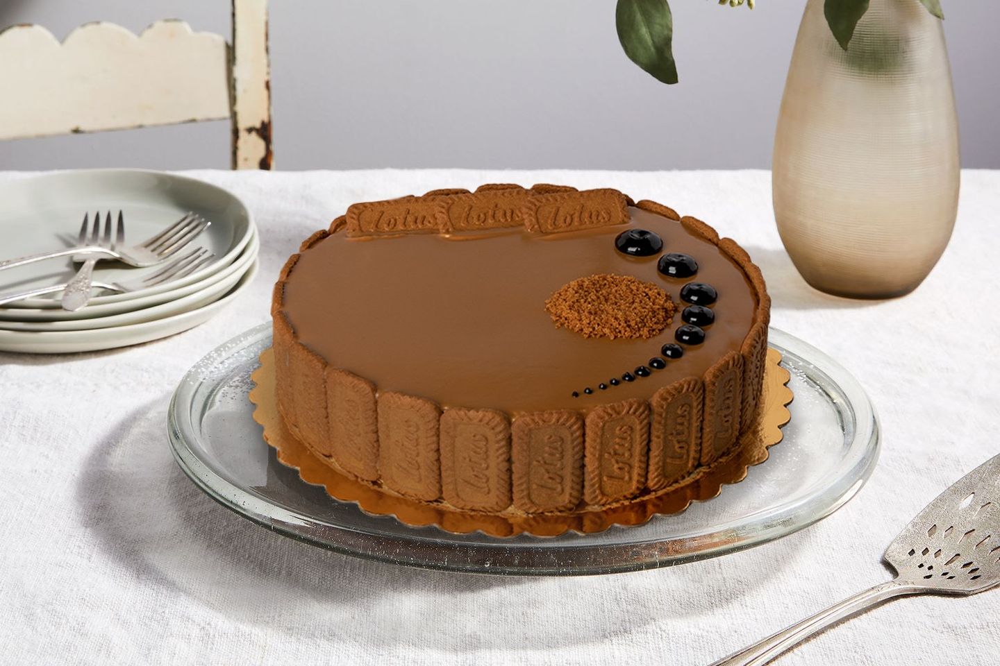 Lotus Round Cake