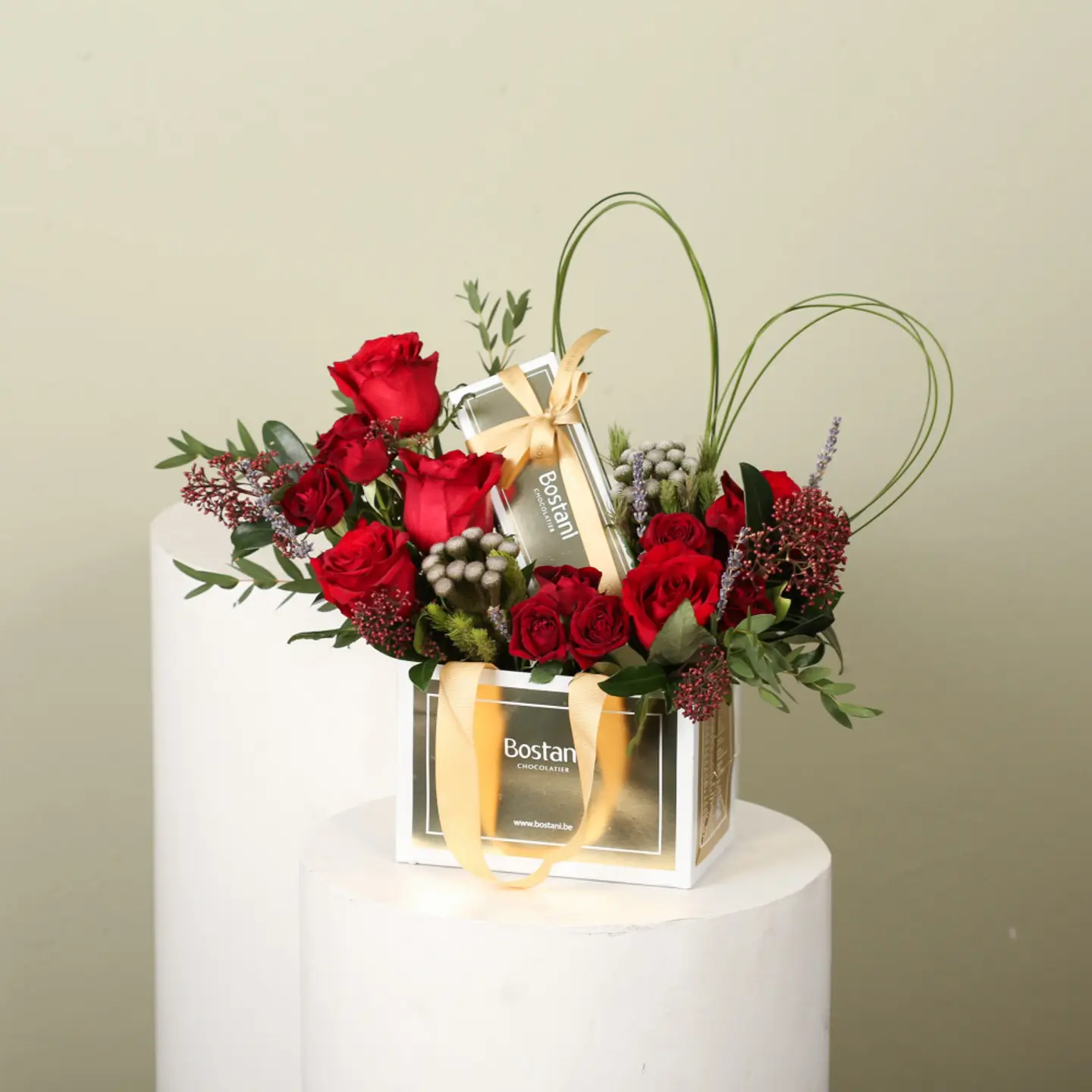 Bostani Chocolate Bag  With Red Roses