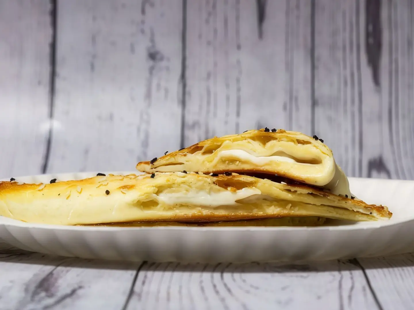 فطيرة جبنتين(شيدر-موزريلا)