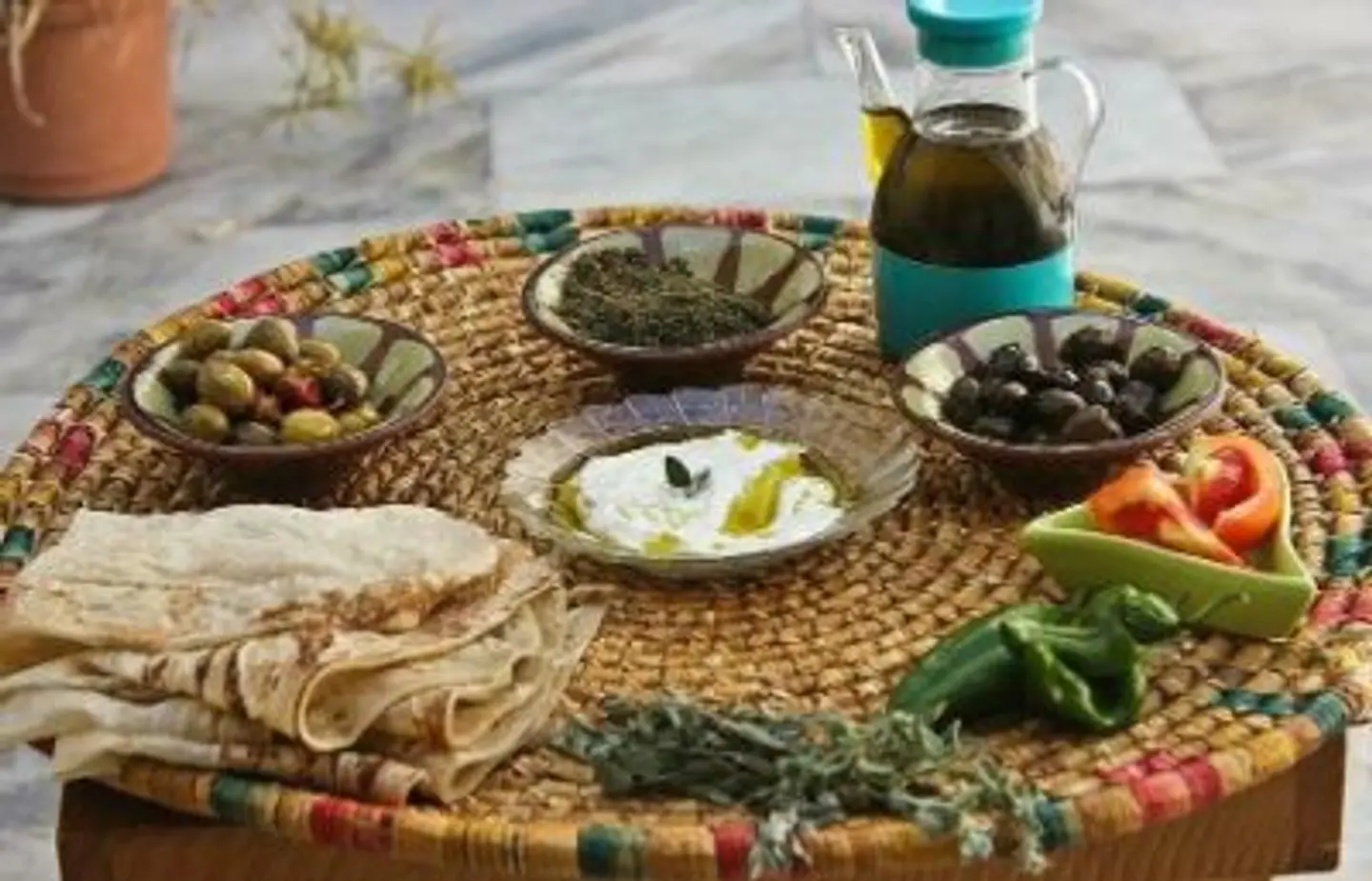 افطار نواشف تشكيلة أجبان مع قشطة وعسل
