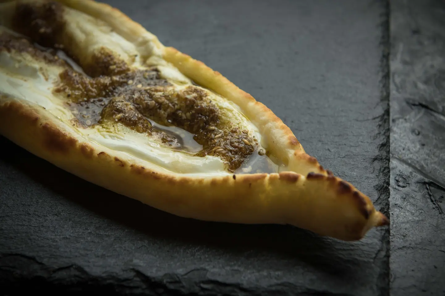 منقوشة زعتر و لبنة