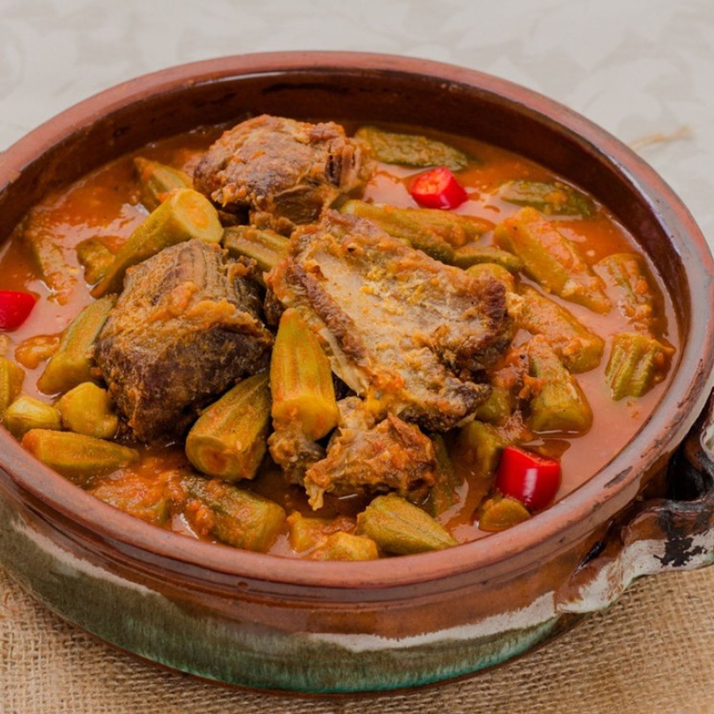 طاجن بامية باللحمة