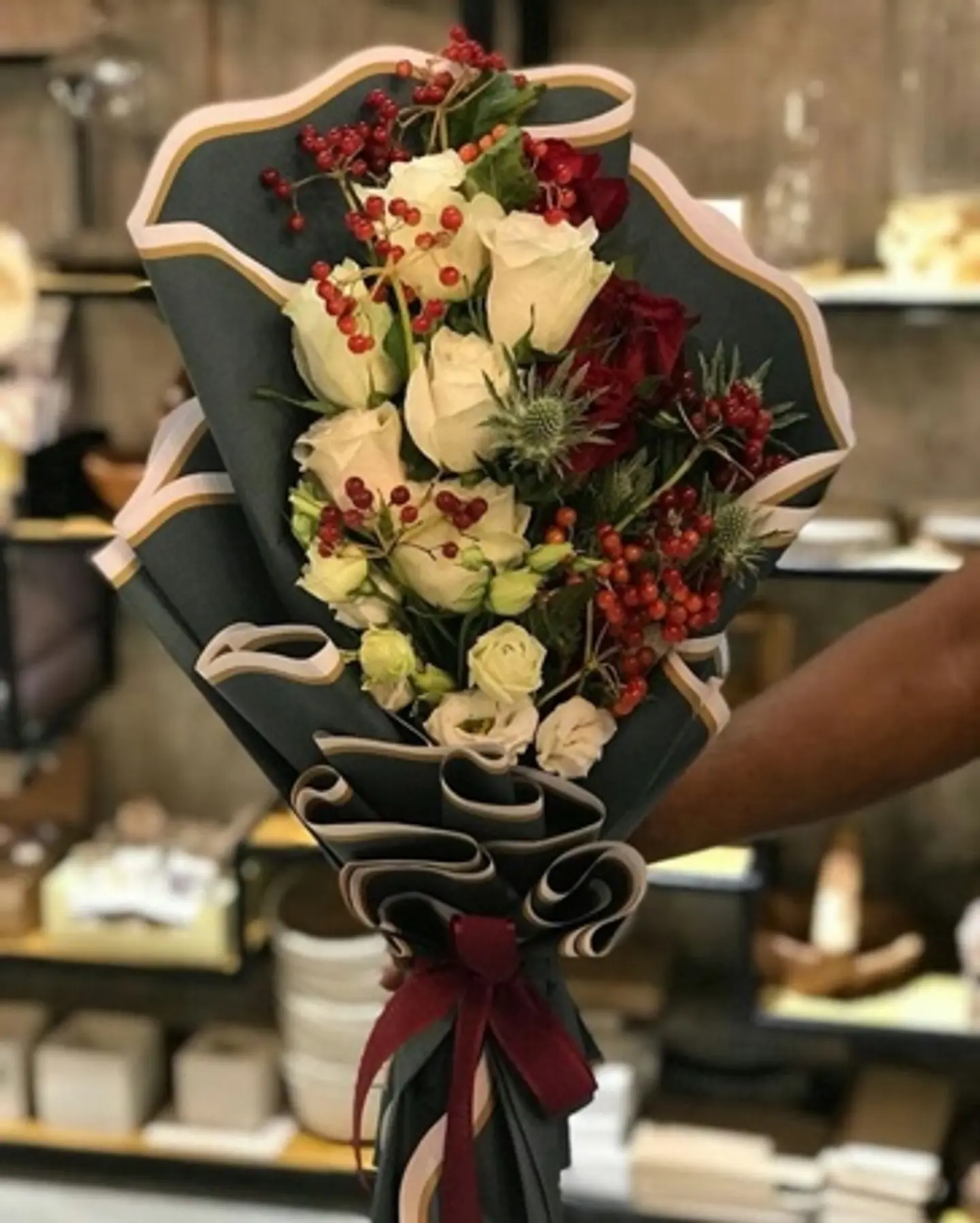 ورد مع تغليف فاخر