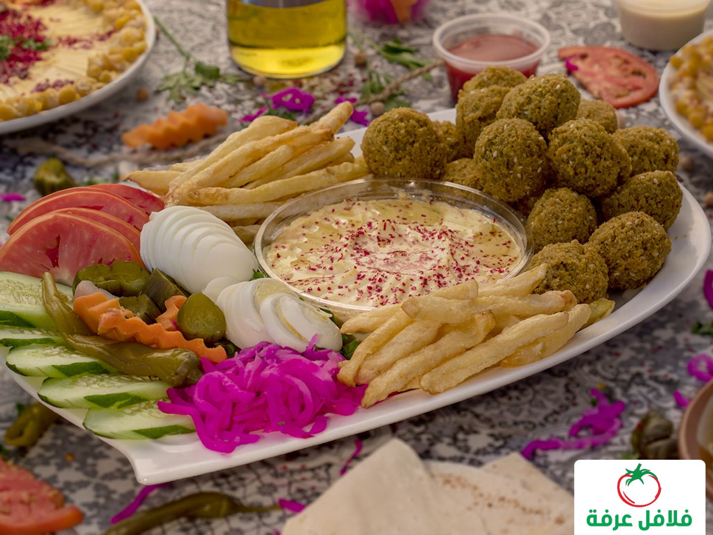 صحن مشكل وسط