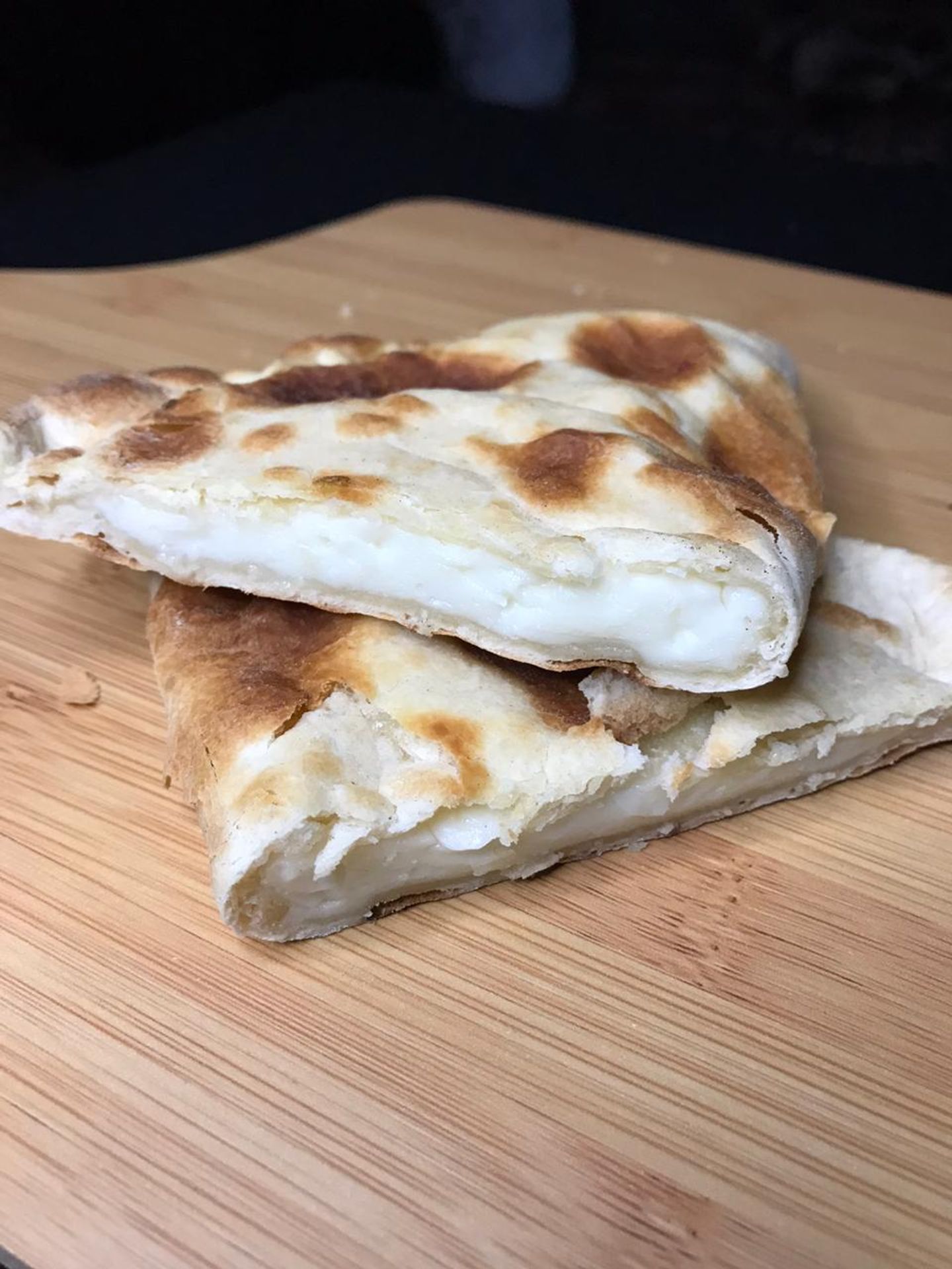 فطيرة جبن موزاريلا