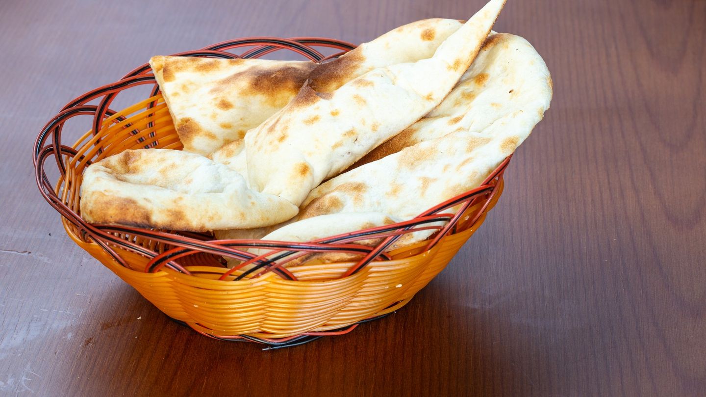 خبز سادة نان